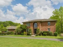 Brenda Lee History 4BR Retreat Pool Hot Tub
