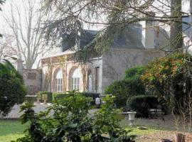 Chambre d'hotes Les Rives de la Tronne: Mer şehrinde bir otel