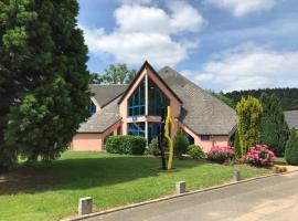 Résidence la Pyramide, hotel com estacionamento em Oberhaslach