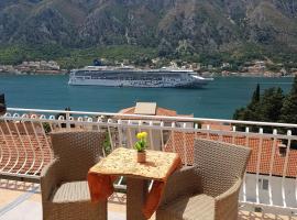 Apartments Peranovic 2, hotel near Shopping Centre Kamelija, Kotor