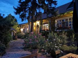 Villa-Magdi Vend&eacute;gh&aacute;z