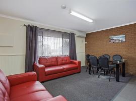 Viesnīca Warrnambool Motel and Holiday Park pilsētā Varnambūla