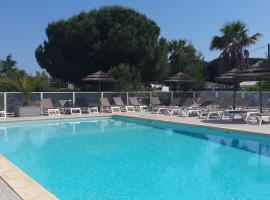Camping Les Roches d'Agde، فندق في لو غرو-داغد
