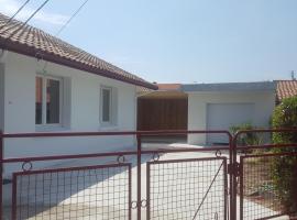 Les 4 Pinsons, holiday home in Mimizan-Plage