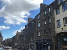 Crags View Apartment On The Royal Mile