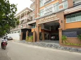 Queen Mansion Hotel & Stays