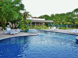 Hotel VillaOeste, hotel near Dix-Sept Rosado Airport - MVF, 