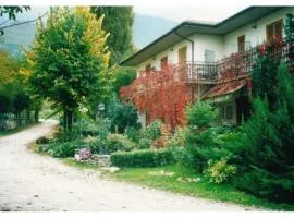 Albergo-Ristorante"Parco alle Noci"tra la Cascata delle Marmore,Labro e valle Santa di S Francesco