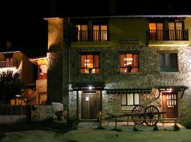 Hotel Rural La Dehesilla: Barajas de Gredos'ta bir otel