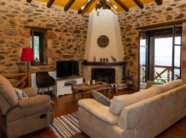 Luxury House In The Hills, cottage di Sparti