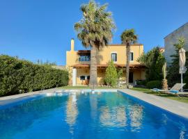 Castello Villa Daphnes - Private Pool & Whirlpool, hôtel à Dhafnés