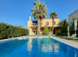 Castello Villa Daphnes - Private Pool & Whirlpool