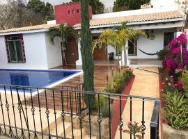 Casa Al Pie De La Sierra, hotel cerca de Árbol del Tule, Oaxaca de Juárez