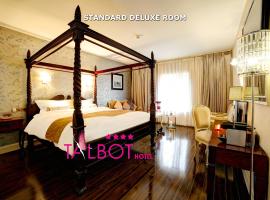 The Talbot Hotel, hotel em Belmullet