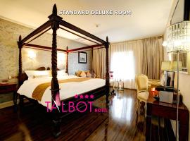 Viesnīca The Talbot Hotel pilsētā Belmaleta