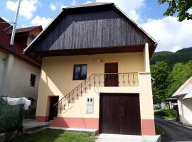 Peaceful old house, holiday home in Bovec