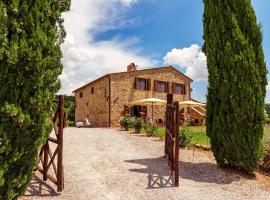 Agriturismo & Cantina Tenuta Casteani، فندق مع موقف سيارات في Ribolla