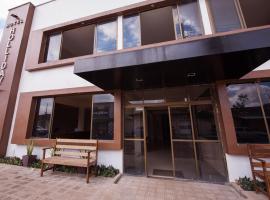 Hotel Holliday, hotel near Alberto Alcolumbre International Airport - MCP, 