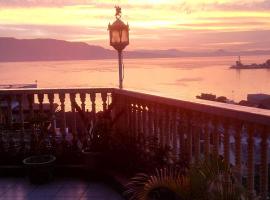 Melissa Palace Hotel and Karaoke, hotel v destinaci Parapat