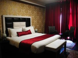 Hotel Rose Petal Srinagar, hotel near Srinagar Airport - SXR, Srinagar