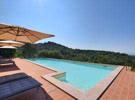 Borgo Gatteraia, serviced apartment in Volterra