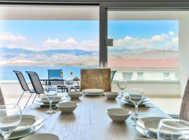Crowonder Pag View Apartments with Amazing Scenery, hotel de luxo em Pag