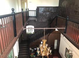 Chanakya BNR Hotel, hótel í Puri