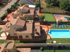 Casa Neus Bar&agrave;