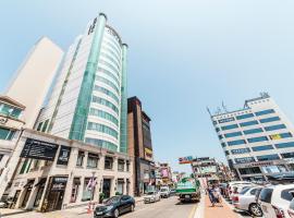 Gangneung Tourist Hotel, hotel v destinaci Kangnung