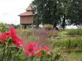 Gite Chambre d'hotes insolite dans un pigeonnier à 5 minutes de Marciac Gers