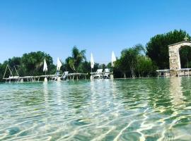 Tenuta Castelle: Cutrofiano'da bir havuzlu otel
