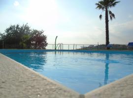 COUNTRY HOUSE Marj & Jo RESORT, country house in Agropoli