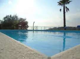 COUNTRY HOUSE Marj & Jo RESORT