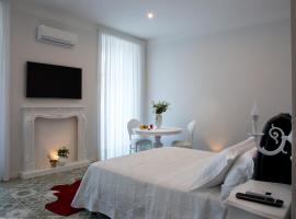 Barbarella Home, hotel di Naples