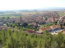 Rivera Del Tirón Apartamentos, feriebolig i Cuzcurrita-Río Tirón