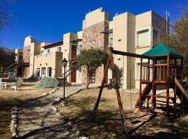 Altos Serranos Apart，梅洛的有熱水按摩池的飯店