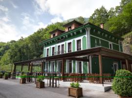 Hotel El Repelao, family hotel sa Covadonga