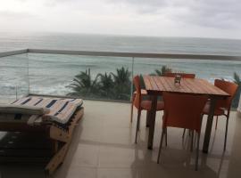 Resort Playa Azul, hotell i Tonsupa