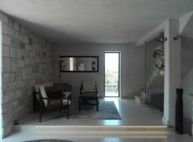 Villa Ujoli, Hotel in Splitska