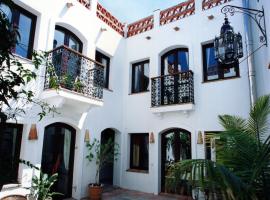 Darcilla Guest House, hotel in Tarifa