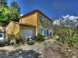 Villa provençale avec vue panoramique et piscine