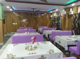 Hotel urvashi, hotel di Sidhauli