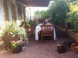 La Ferme De Saint Julien, gistiheimili í Charleville-Mézières