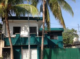 Alojamiento Ya'ax Nah, hotel cerca de Iglesia de Guadalupe, Playa del Carmen