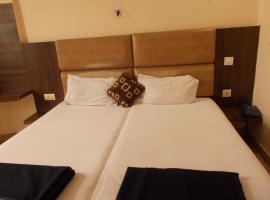 Budget Stay in the City Center, hotel in zona Aeroporto Internazionale di Dehradun - DED, Rishikesh