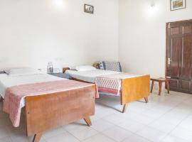 2 rooms in a Homestay in Kutta, Kodagu, by GuestHouser 21308, hotel v destinaci Srimangala