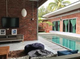 Tanjung Rhu Pool Villa @ TRV, hotel a Huma