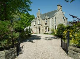 Ravenscourt House, Guest House, hotel v destinaci Grantown on Spey