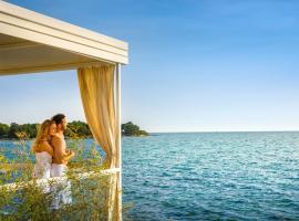 Amber Sea Luxury Village Mobile Homes, hotel di Novigrad Istria
