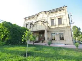 Boulevard Palace Hotel